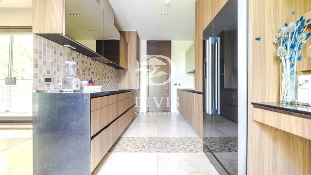 Stan, četvorosoban, Izdavanje, 234m2, Serdar Jola