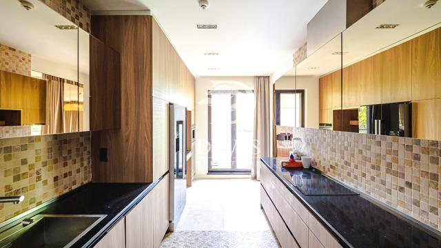 Stan, četvorosoban, Izdavanje, 234m2, Serdar Jola