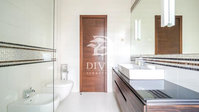 Stan, četvorosoban, Izdavanje, 234m2, Serdar Jola