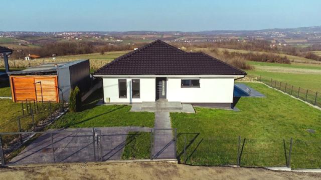 Kuća, Trosoban, Prodaja, 136m2, Sopot, Kastaljanska