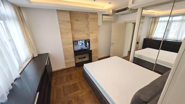 Stan, Trosoban, Izdavanje, 146m2, Velisava Vulovića