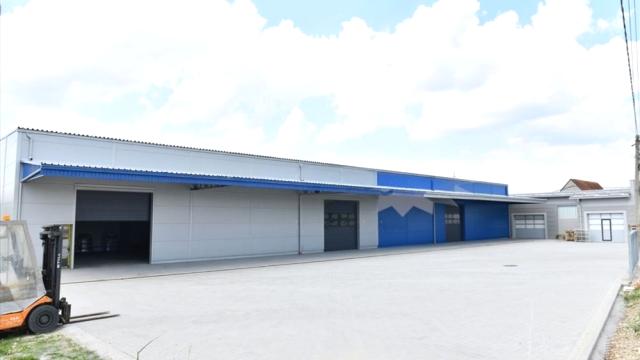 Poslovni prostor, Jednosoban, Izdavanje, 920m2, Trnava, Okolno mesto, Zadrugarska