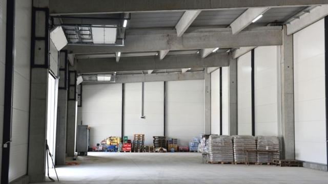 Poslovni prostor, Jednosoban, Izdavanje, 920m2, Trnava, Okolno mesto, Zadrugarska