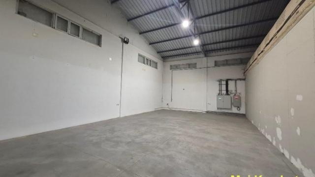 Poslovni prostor, Izdavanje, 652m2, Altina, Zemun, Ugrinovački put 21. deo