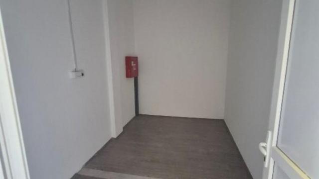 Poslovni prostor, Izdavanje, 652m2, Altina, Zemun, Ugrinovački put 21. deo