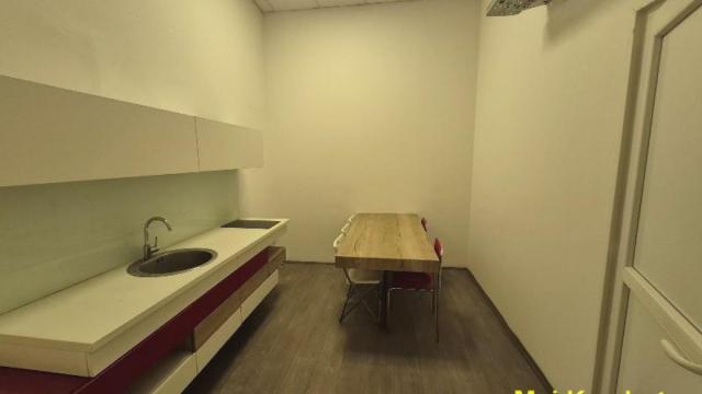 Poslovni prostor, Izdavanje, 652m2, Altina, Zemun, Ugrinovački put 21. deo