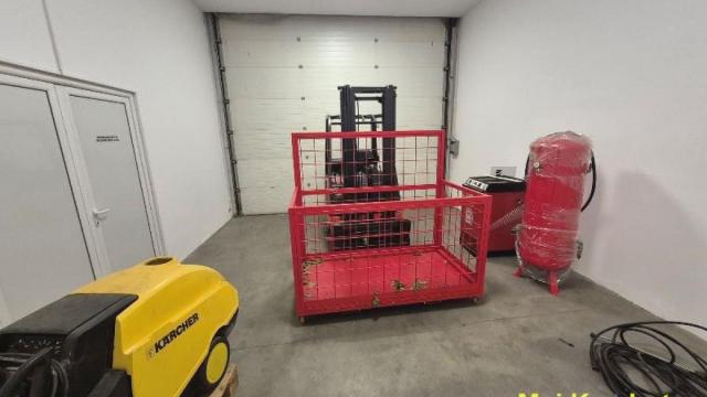 Poslovni prostor, Izdavanje, 652m2, Altina, Zemun, Ugrinovački put 21. deo