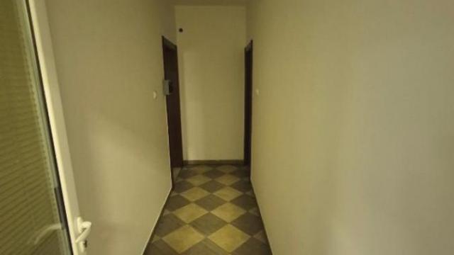 Poslovni prostor, Izdavanje, 652m2, Altina, Zemun, Ugrinovački put 21. deo