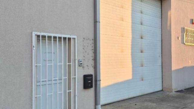 Poslovni prostor, Izdavanje, 652m2, Altina, Zemun, Ugrinovački put 21. deo