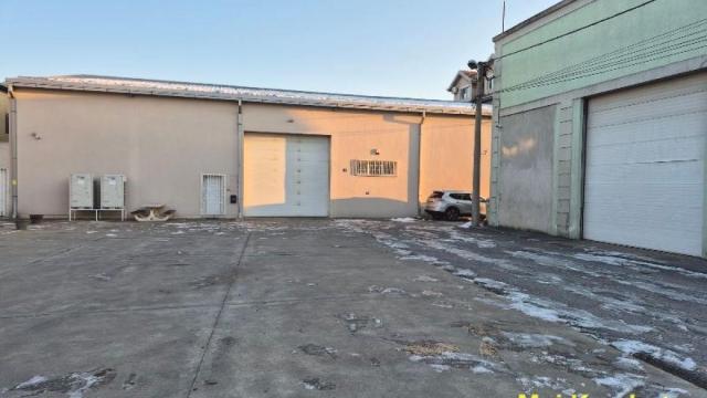 Poslovni prostor, Izdavanje, 652m2, Altina, Zemun, Ugrinovački put 21. deo