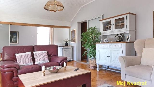 Stan, četvorosoban, Prodaja, 100m2, Zemun polje, Zemun, Pere Kosorića