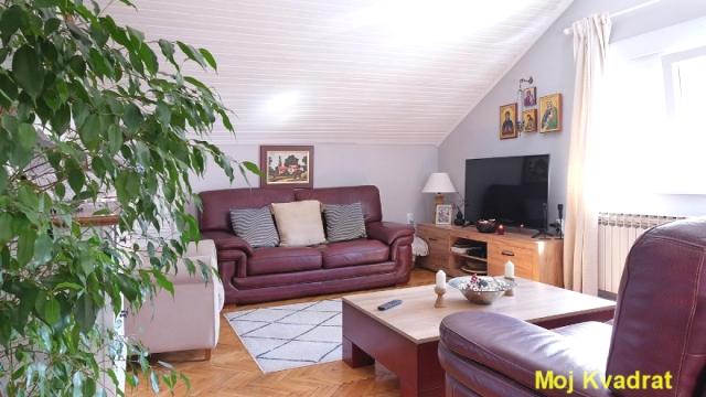 Stan, četvorosoban, Prodaja, 100m2, Zemun polje, Zemun, Pere Kosorića