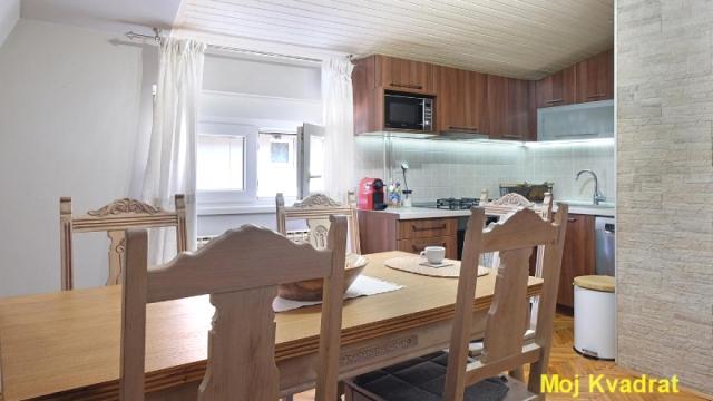 Stan, četvorosoban, Prodaja, 100m2, Zemun polje, Zemun, Pere Kosorića