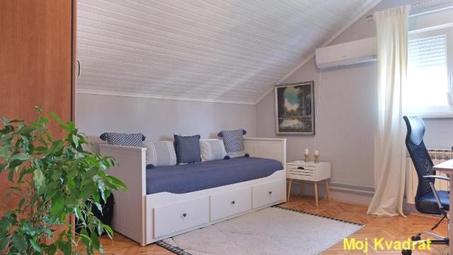 Stan, četvorosoban, Prodaja, 100m2, Zemun polje, Zemun, Pere Kosorića