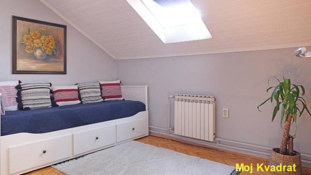 Stan, četvorosoban, Prodaja, 100m2, Zemun polje, Zemun, Pere Kosorića