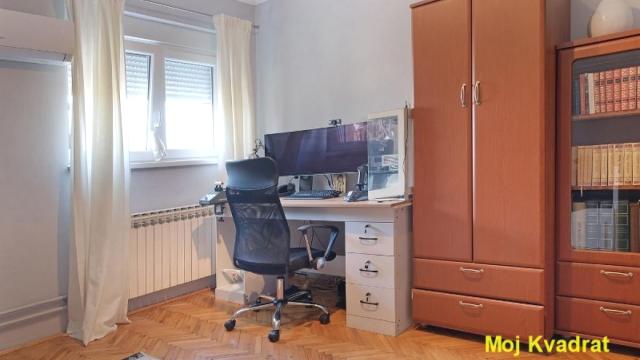 Stan, četvorosoban, Prodaja, 100m2, Zemun polje, Zemun, Pere Kosorića