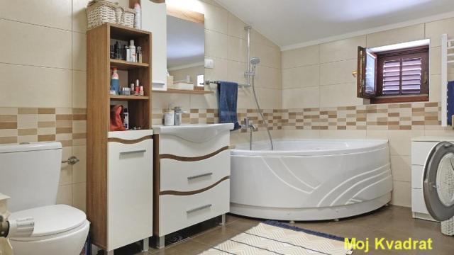 Stan, četvorosoban, Prodaja, 100m2, Zemun polje, Zemun, Pere Kosorića