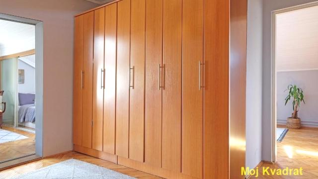 Stan, četvorosoban, Prodaja, 100m2, Zemun polje, Zemun, Pere Kosorića