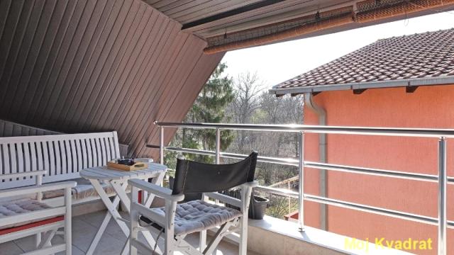 Stan, četvorosoban, Prodaja, 100m2, Zemun polje, Zemun, Pere Kosorića