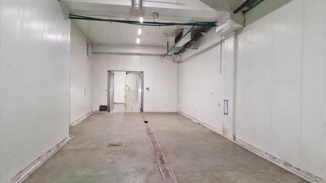 Poslovni prostor, Trosoban, Izdavanje, 3200m2, Šimanovci, Okolno mesto, Kapetana Svetislava Krstica