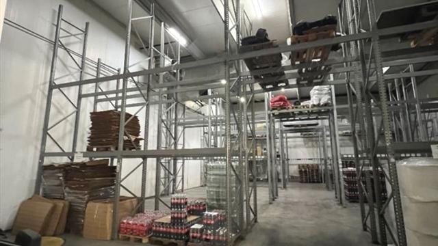 Poslovni prostor, Trosoban, Izdavanje, 3200m2, Šimanovci, Okolno mesto, Kapetana Svetislava Krstica