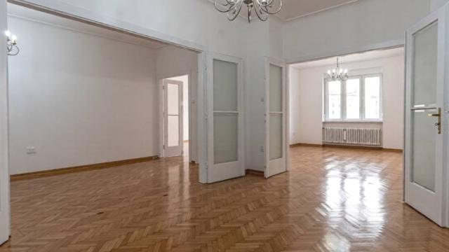 Stan, četvoroiposoban, Izdavanje, 136m2, Trg Nikole Pašića