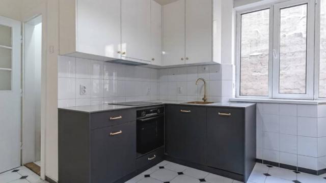 Stan, četvoroiposoban, Izdavanje, 136m2, Trg Nikole Pašića