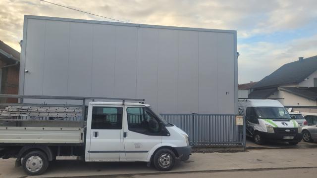 Poslovni prostor, Trosoban, Izdavanje, 750m2, Veternik, Novi Sad, Adel Nemesanji 19