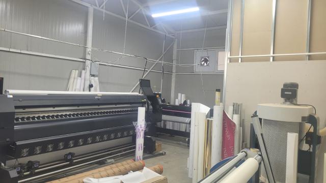 Poslovni prostor, Trosoban, Izdavanje, 750m2, Veternik, Novi Sad, Adel Nemesanji 19