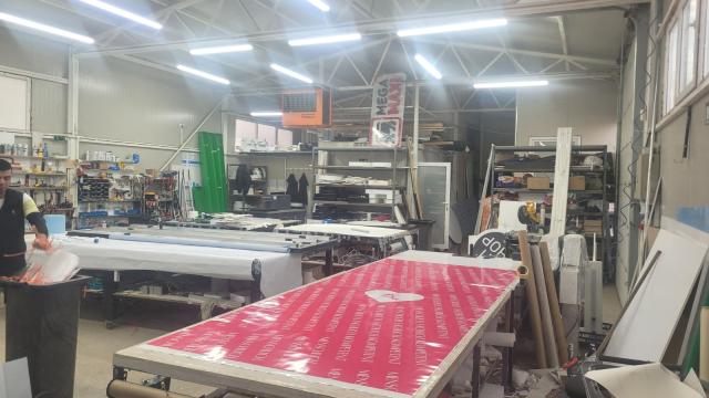 Poslovni prostor, Trosoban, Izdavanje, 750m2, Veternik, Novi Sad, Adel Nemesanji 19