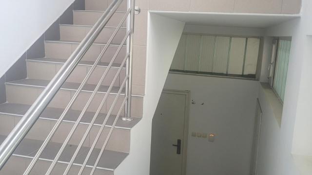 Poslovni prostor, Trosoban, Izdavanje, 750m2, Veternik, Novi Sad, Adel Nemesanji 19