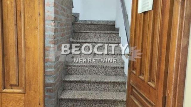 Poslovni prostor, Petosoban, Prodaja, 600m2, Ugrinovci, Zemun, Beogradska