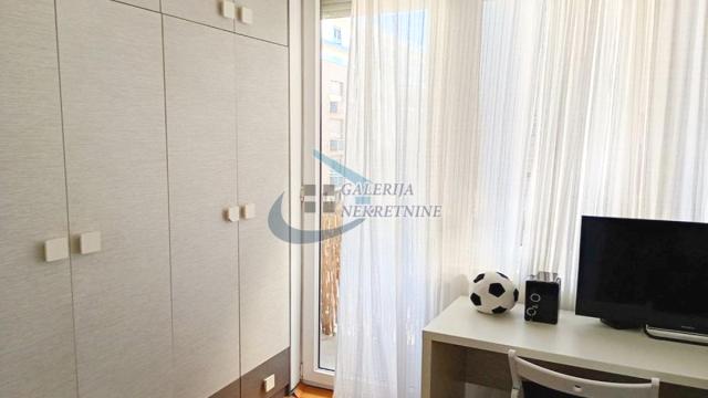 Stan, Trosoban, Prodaja, 69m2, Crveni krst, Vračar, Šumatovačka