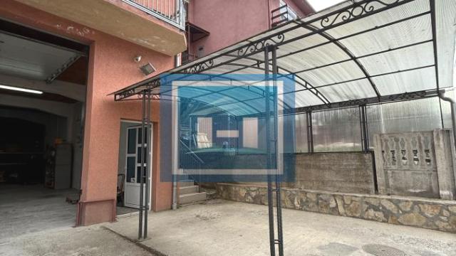 Poslovni prostor, Jednosoban, Izdavanje, 320m2, Strelište, Gradska lokacija, Jagodina