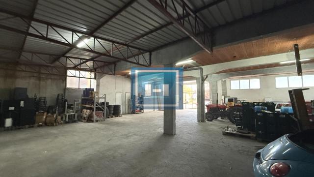Poslovni prostor, Jednosoban, Izdavanje, 320m2, Strelište, Gradska lokacija, Jagodina