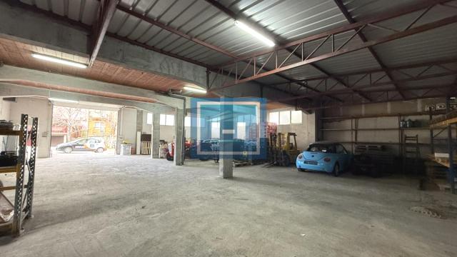 Poslovni prostor, Jednosoban, Izdavanje, 320m2, Strelište, Gradska lokacija, Jagodina