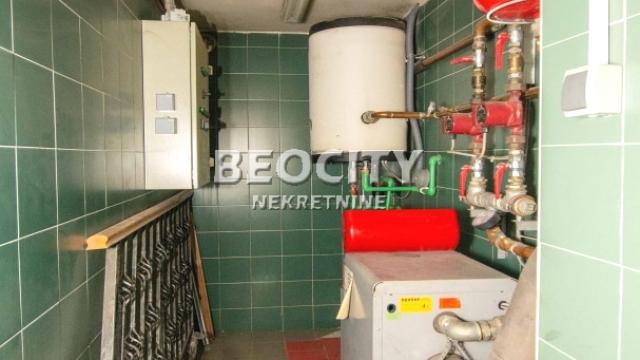 Poslovni prostor, Izdavanje, 500m2, Ugrinovačka, Zemun, Ugrinovačka 