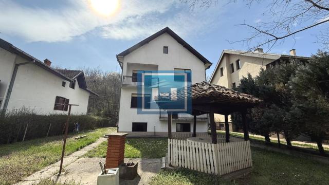 Kuća, Prodaja, 257m2, Strelište, Gradska lokacija, Jagodina