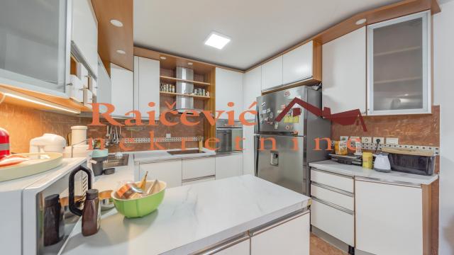 Kuća, četvorosoban, Izdavanje, 110m2, Dedinje, Savski venac, Koste Racina