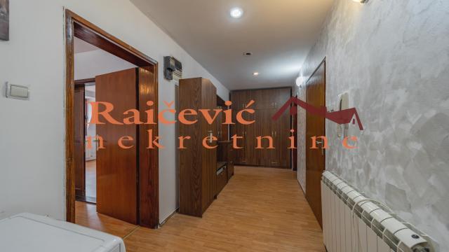 Kuća, Izdavanje, 250m2, Učiteljsko naselje, Zvezdara, Uciteljska