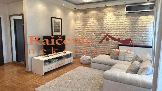 Stan, četvorosoban, Izdavanje, 97m2, Crveni krst, Vračar, Vojvode Supljikca