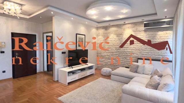 Stan, četvorosoban, Izdavanje, 97m2, Crveni krst, Vračar, Vojvode Supljikca