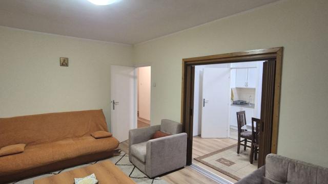 Stan, Dvosoban, Izdavanje, 61m2, Blok 70 (kineski tržni centar), Novi Beograd, Jurija Gagarina 37