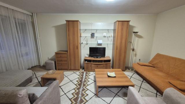 Stan, Dvosoban, Izdavanje, 61m2, Blok 70 (kineski tržni centar), Novi Beograd, Jurija Gagarina 37