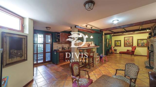 Kuća, Trosoban, Prodaja, 377m2, Milice Milojković