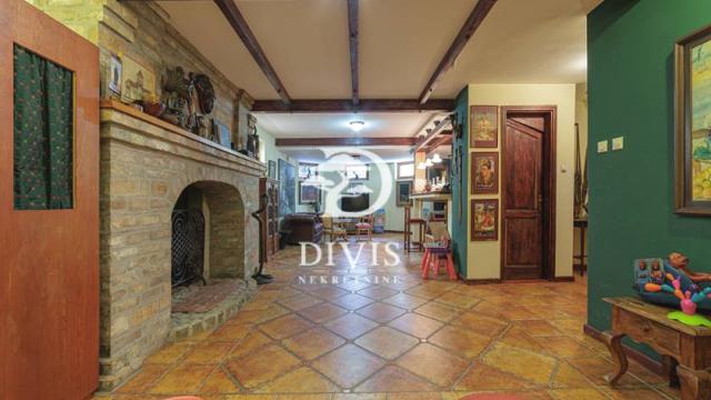 Kuća, Trosoban, Prodaja, 377m2, Milice Milojković