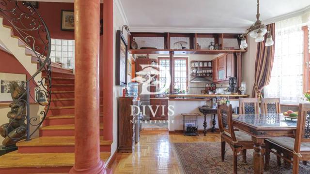 Kuća, Trosoban, Prodaja, 377m2, Milice Milojković