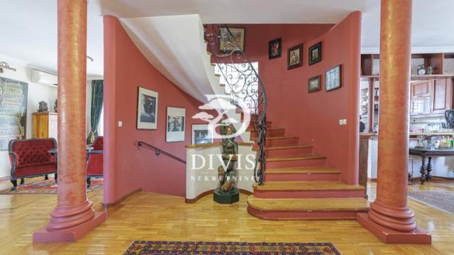 Kuća, Trosoban, Prodaja, 377m2, Milice Milojković