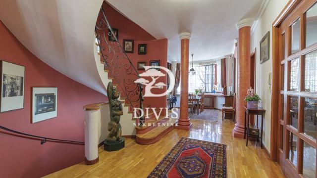 Kuća, Trosoban, Prodaja, 377m2, Milice Milojković