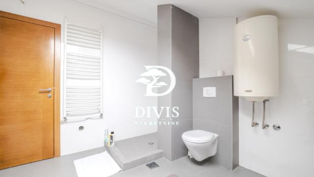 Stan, Trosoban, Izdavanje, 94m2, Prespanska